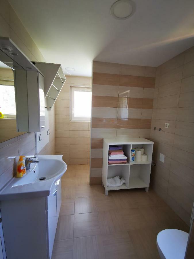 Apartmaji Tomsic موجسترانا المظهر الخارجي الصورة